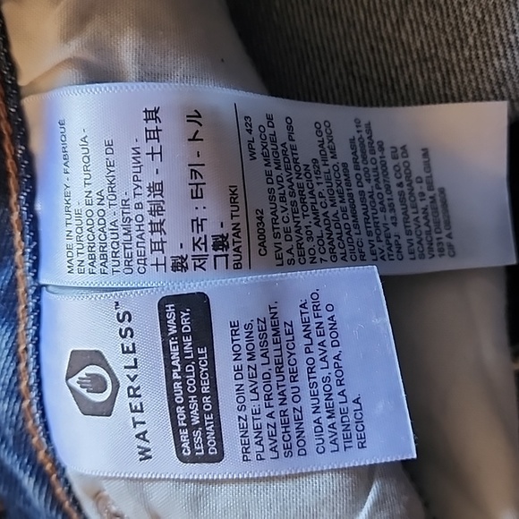 NWT! Levi's THE WEDGIE STRAIGHT  Indigo destructed vintage inspired denim - Picture 14 of 16